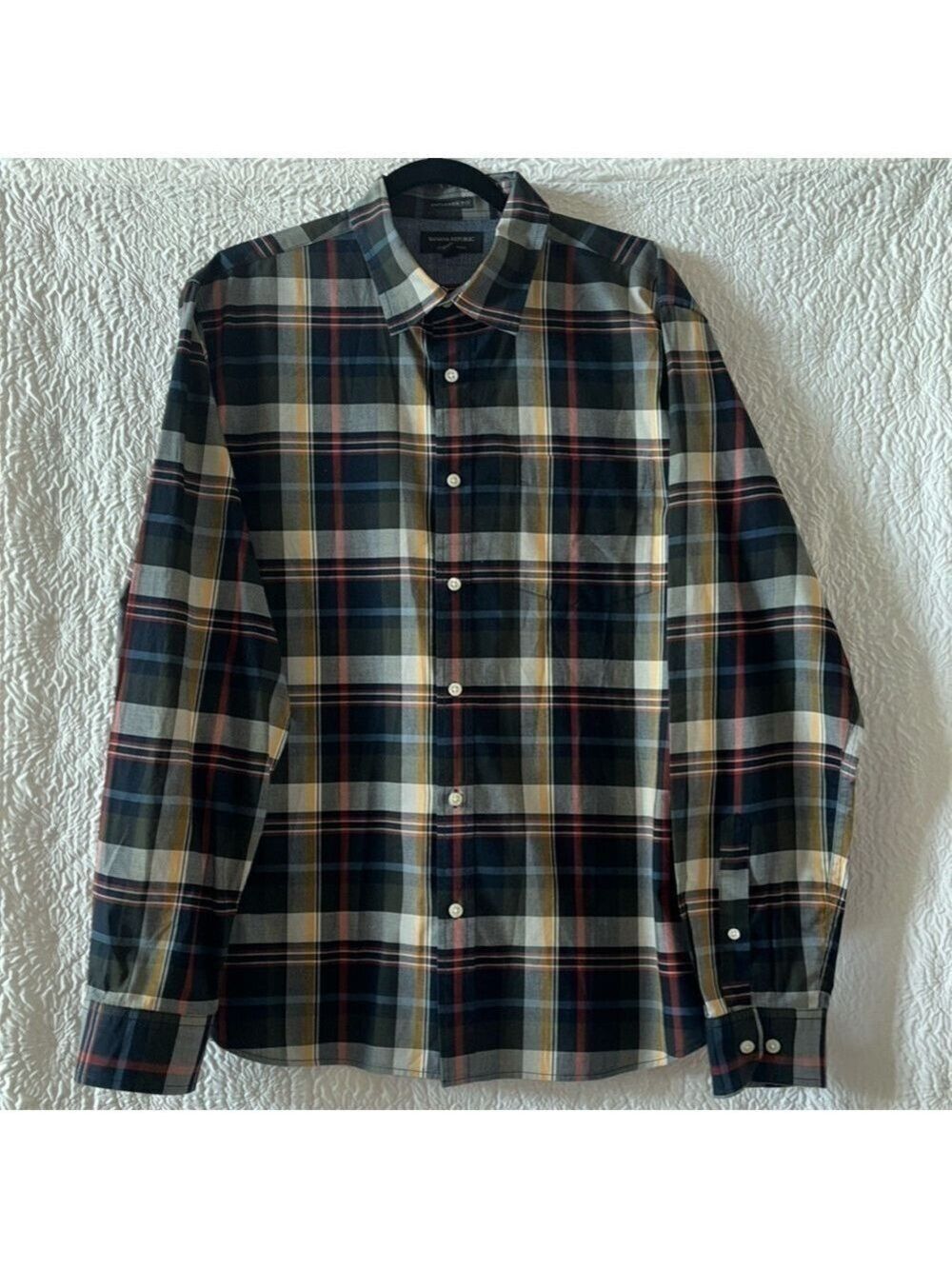 Banana Republic Untucked Fit Plaid Organic Cotton Long Sleeve Button Down Shirt